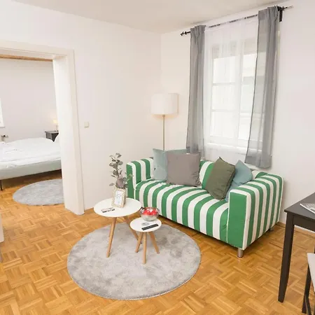 Zum Grazer Uhrturm Apartment Exterior photo